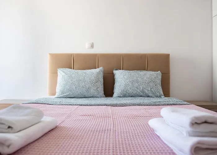 Renovated Apartment 5Min From Subway Station \'Attiki\'